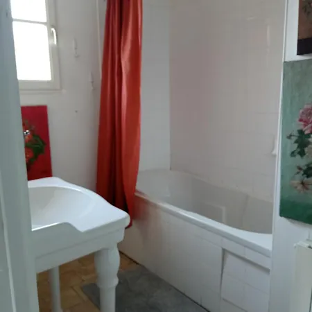 度假居 Lulu 洛特河畔卡斯泰尔莫龙